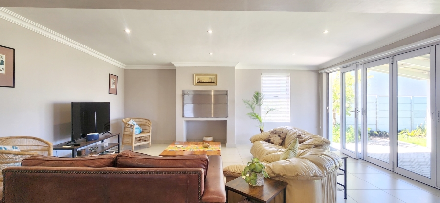 To Let 3 Bedroom Property for Rent in Agulhas Western Cape